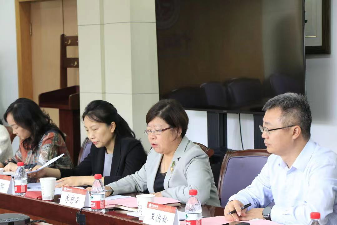 部门首页>正文中国政法大学校团委书记孙璐,校友工作办公室副主任李欢